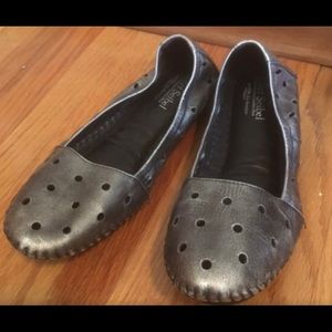 Josef Seibel "double air reaction" silver flats